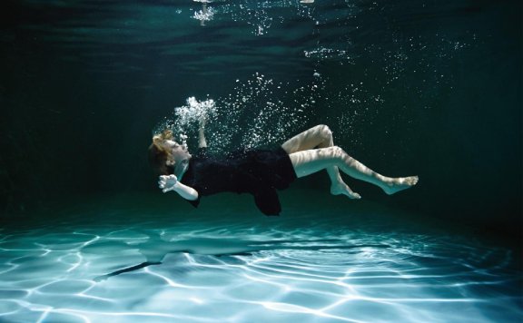 [Hi-res][自购] 暗杀教室ED moumoon-Hello,shooting-star