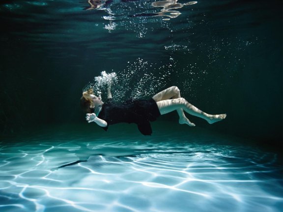 [Hi-res][自购] 暗杀教室ED moumoon-Hello,shooting-star