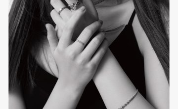mora-鷲尾伶菜的《Call Me Sick》
